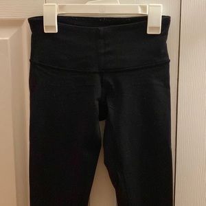 Lululemon Black Wonder Under leggings - 28 inch, size 2